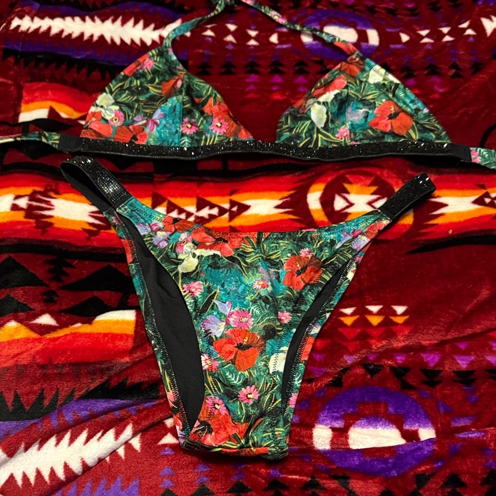 Victoria's Secret Tropical Print Bikini!
